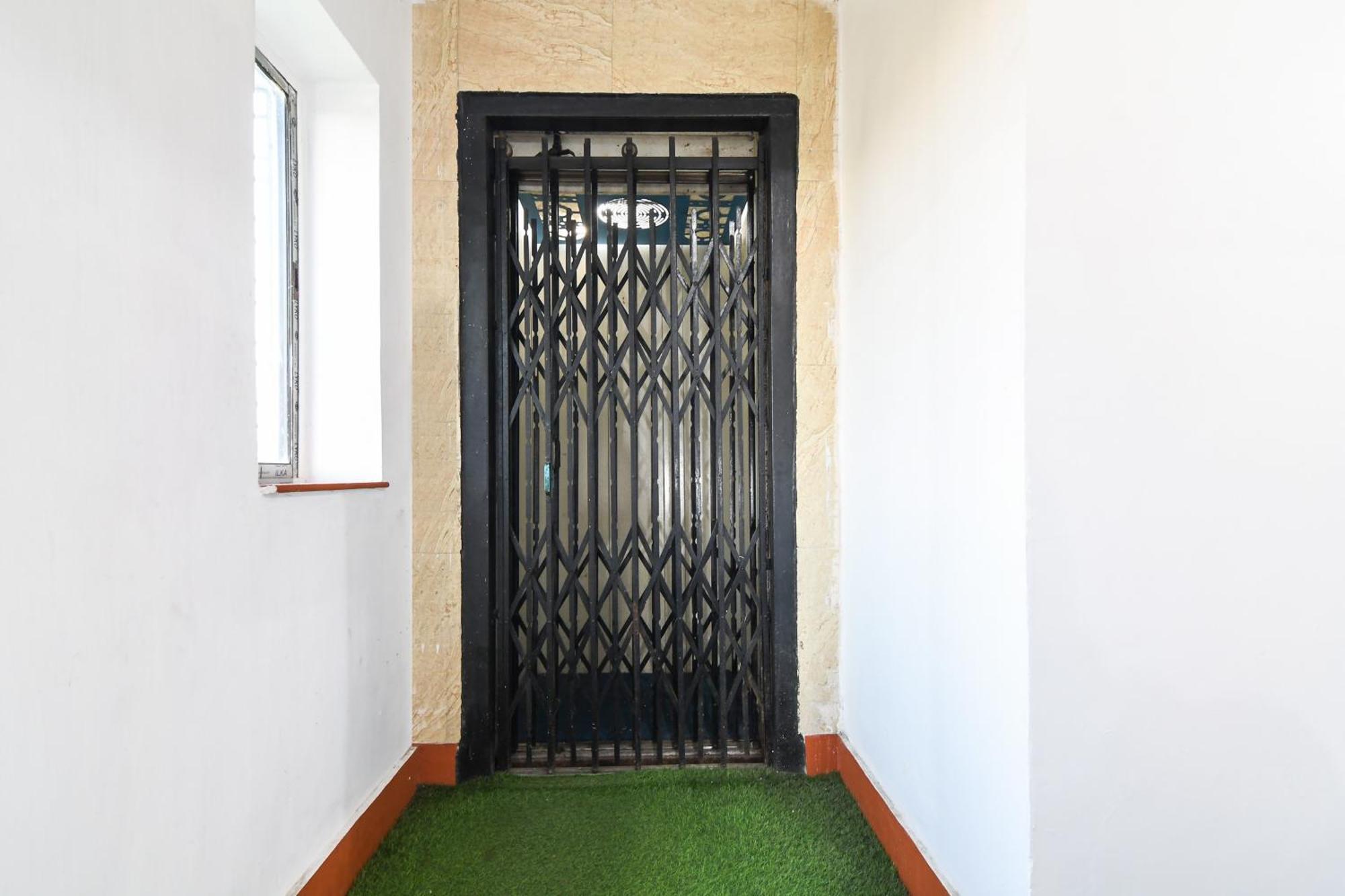 Hotel O Biswa Bangla Sarani Calcutta Exteriör bild